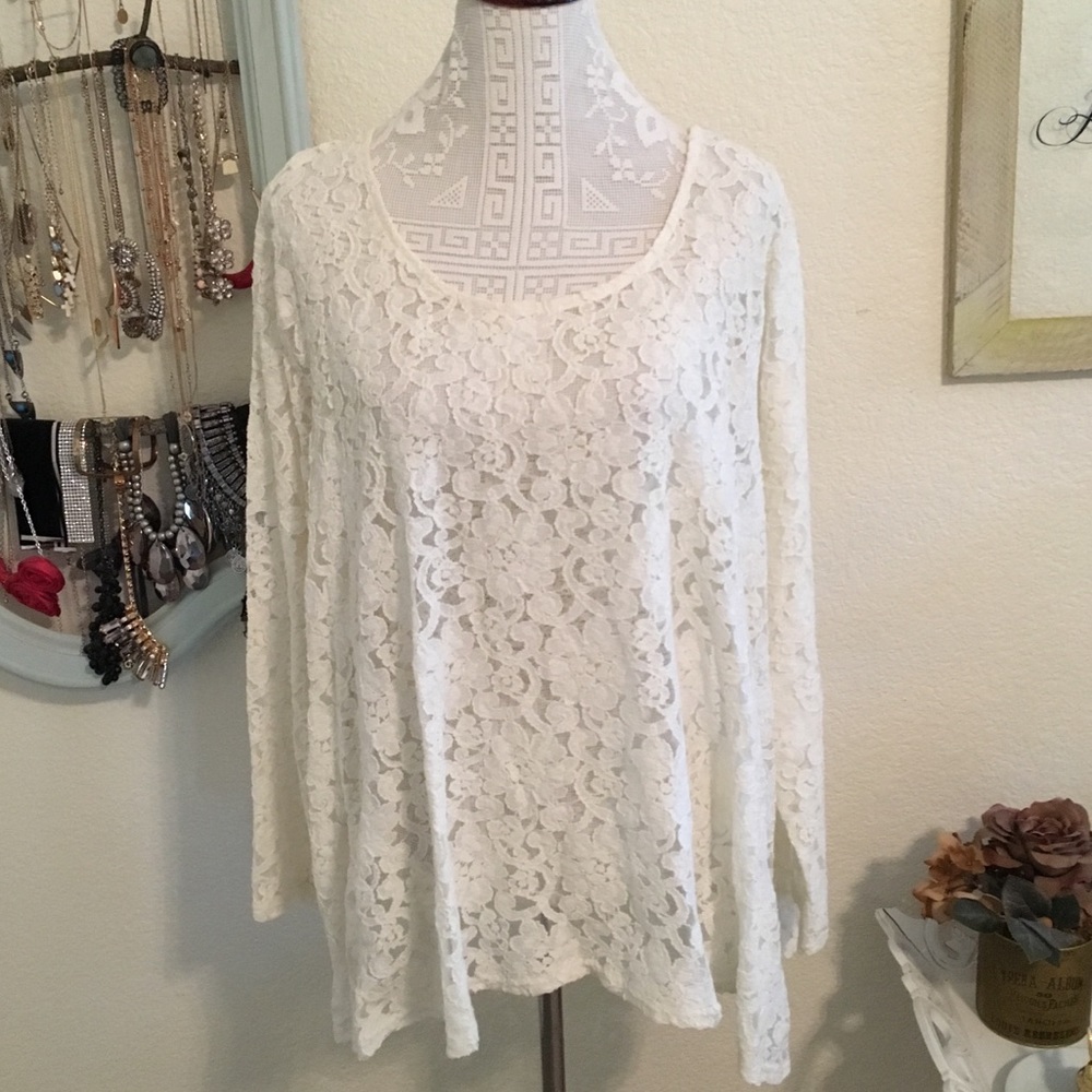 +Size Oversized White Lace Scoop Neck Top